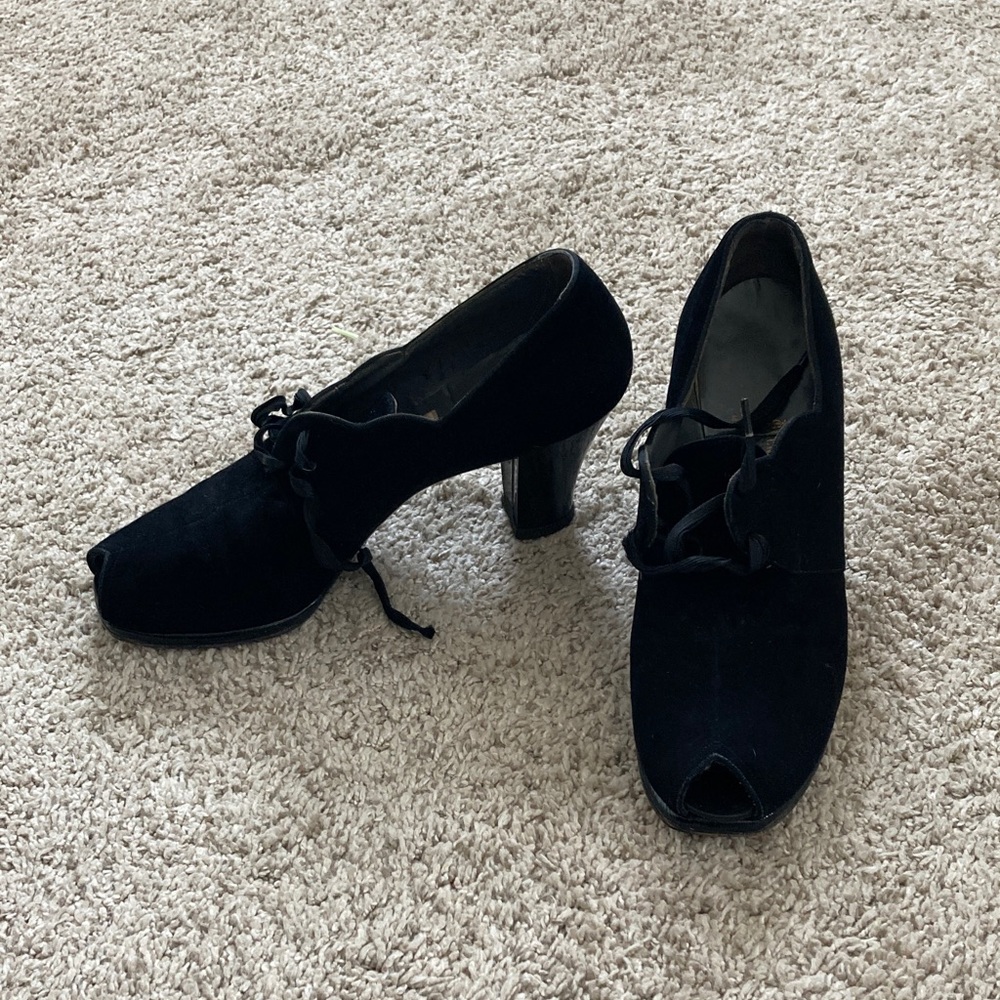 Bettie page style vintage 1940 shoes, pin up shoes, vintage heels